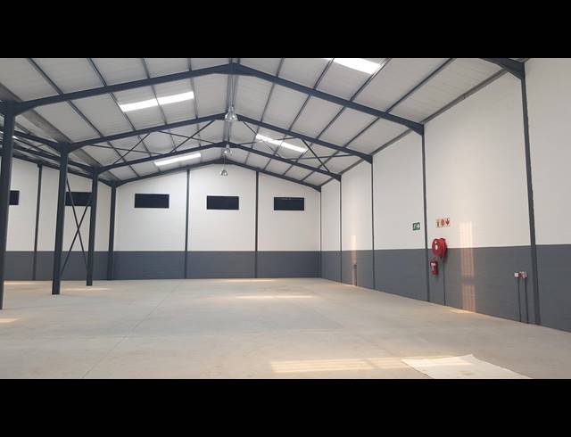 550M² FACTORY FOR SALE IN SAXENBURG PARK 2